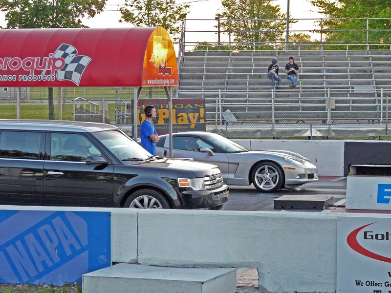 Illustration for article titled EcoBoost Goes Drag: Ford Flex, Lincoln MKS Hit The Strip